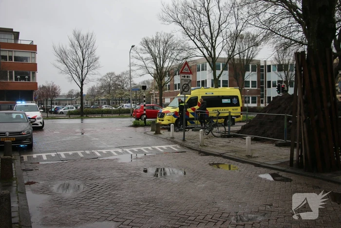 Fietsster geschept door automobilist