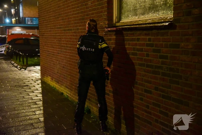 Politie doet inval in woning na mogelijke schietpartij