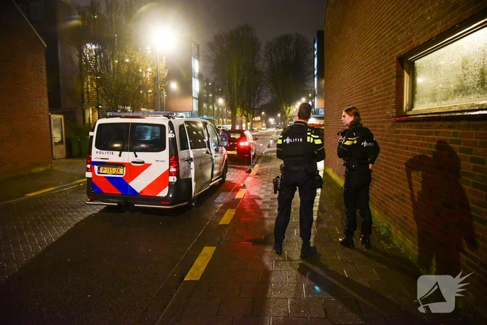 Politie doet inval in woning na mogelijke schietpartij