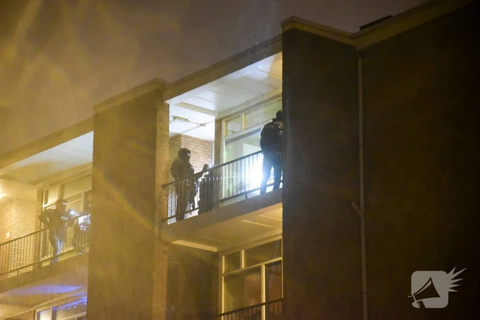 Politie doet inval in woning na mogelijke schietpartij