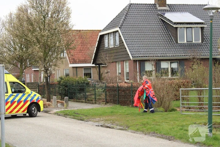 Traumahelikopter landt in weiland