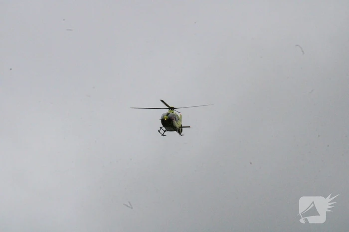 Traumahelikopter landt in weiland