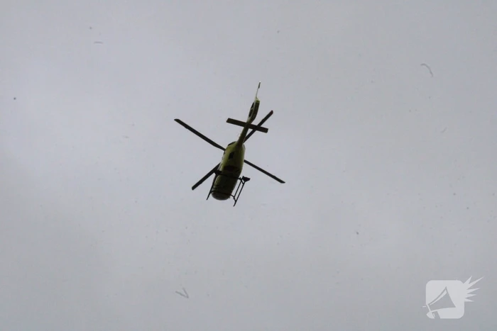 Traumahelikopter landt in weiland