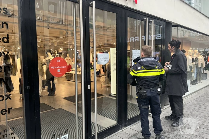 Winkels ontruimd wegens grote waterlekkage