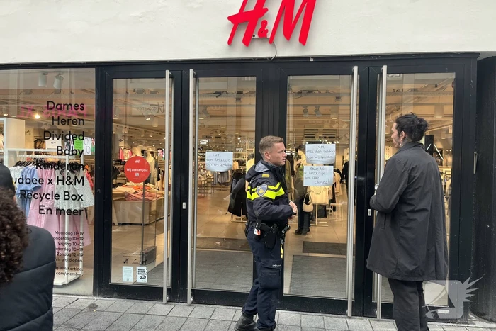 Winkels ontruimd wegens grote waterlekkage