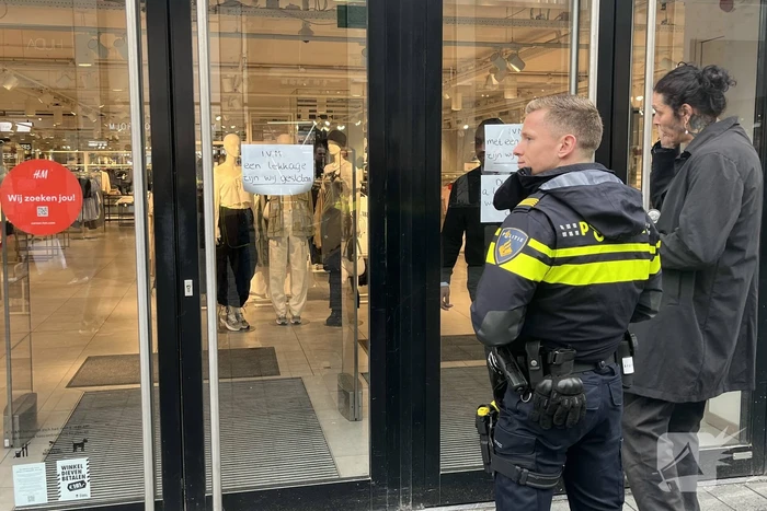 Winkels ontruimd wegens grote waterlekkage