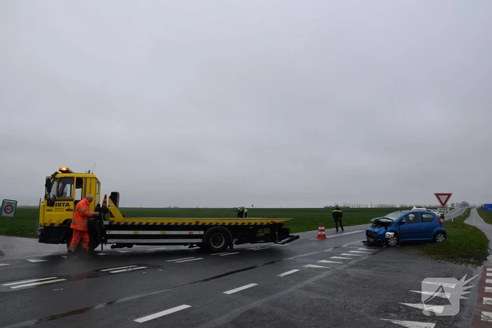 Gewonden bij flinke botsing op kruising