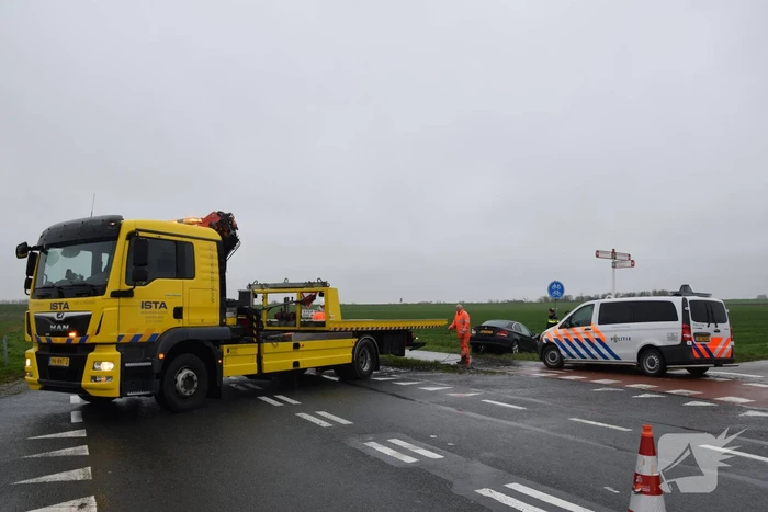 Gewonden bij flinke botsing op kruising