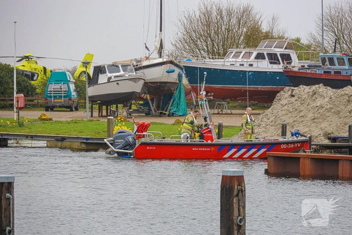 Twee personen te water geraakt IJmeer
