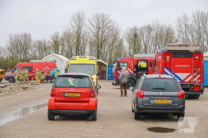 Twee personen te water geraakt IJmeer