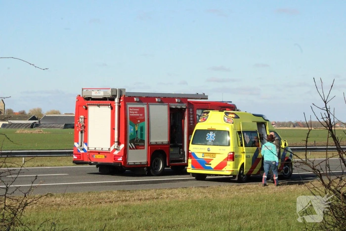 Automobilist raakt van de weg belandt in sloot