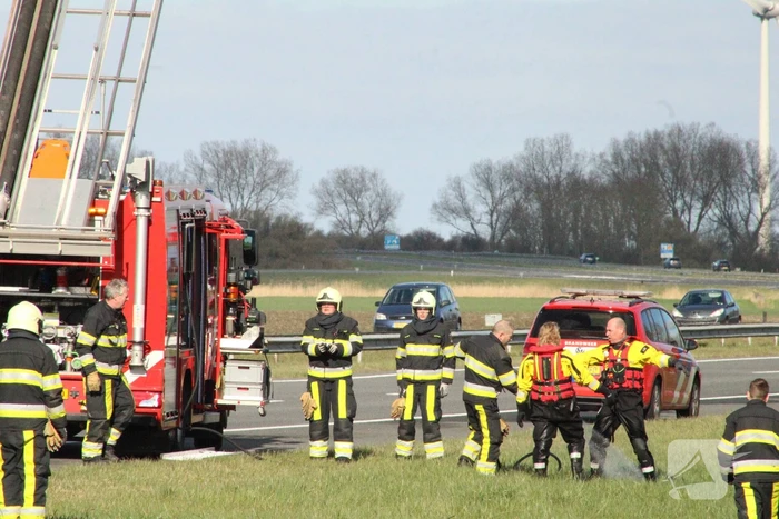 Automobilist raakt van de weg belandt in sloot