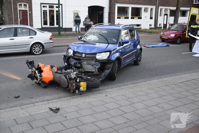 Motorrijder gewond na harde botsing met automobilist
