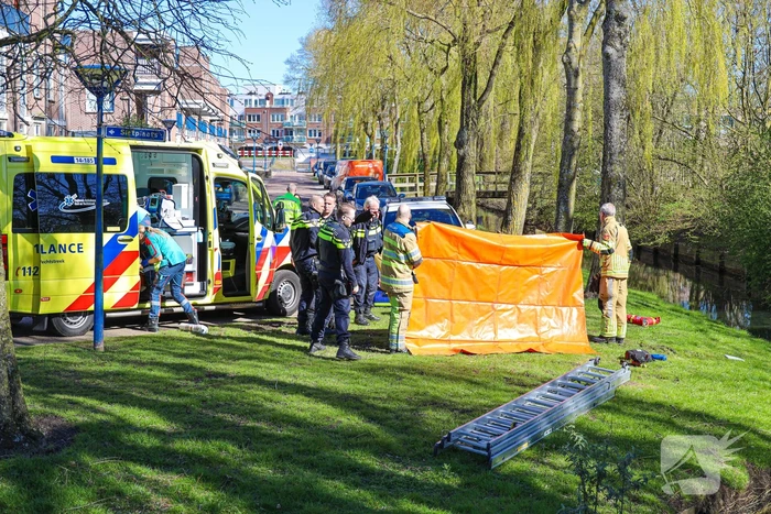 2-jarige jongen overleden na val in water