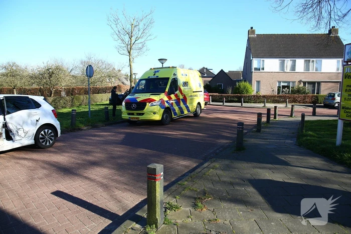 Veel schade bij ongeval tussen personenauto's