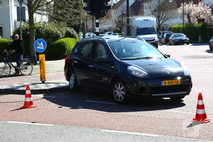 Achterwiel breekt af bij botsing