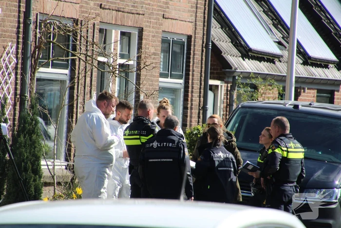 Politie doet onderzoek naar vondst gewonde persoon