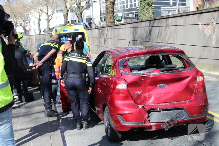 Motorrijder gewond bij botsing met auto