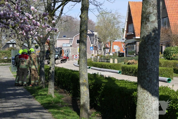 Onderzoek naar gaslucht, brandweer verricht metingen