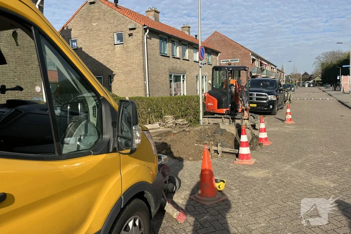 Straat zonder water na breuk in hoofdleiding