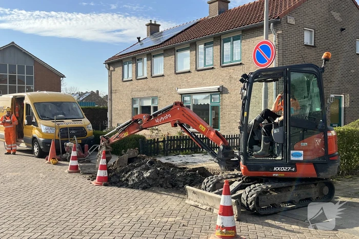 Straat zonder water na breuk in hoofdleiding
