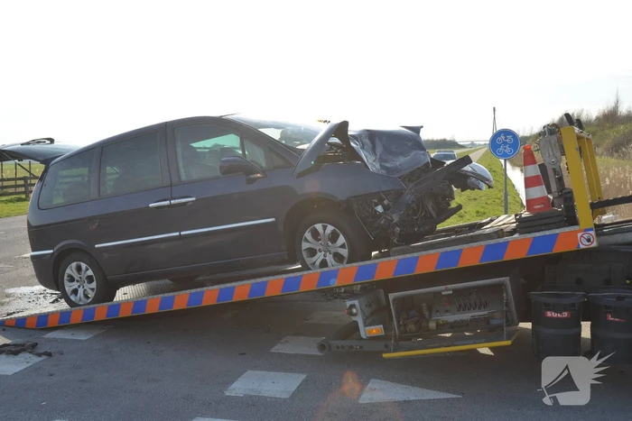 Veel schade na ongeval op kruising