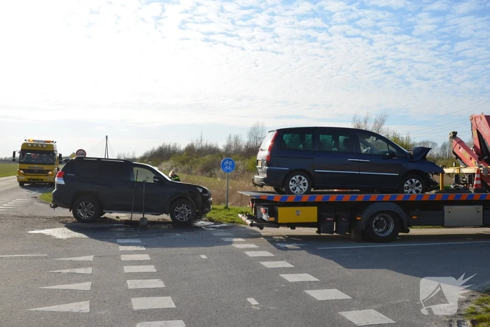 Veel schade na ongeval op kruising