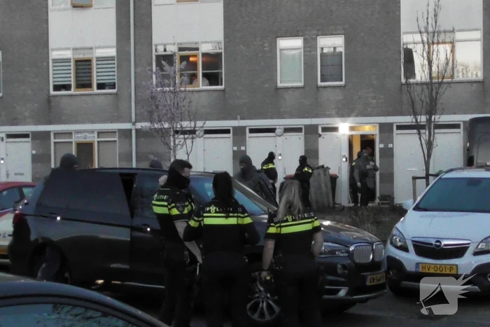 Buurt opgeschrikt door flashbangs tijdens inval arrestatieteam