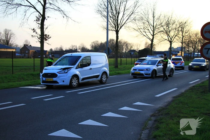 Rijbaan afgesloten na kop-staart botsing