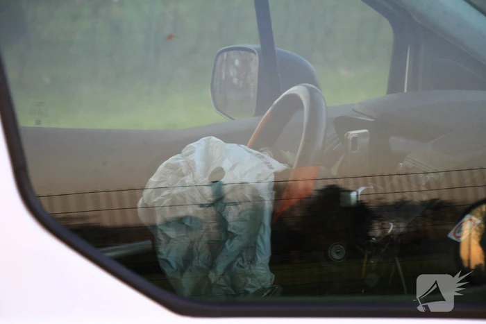 Rijbaan afgesloten na kop-staart botsing