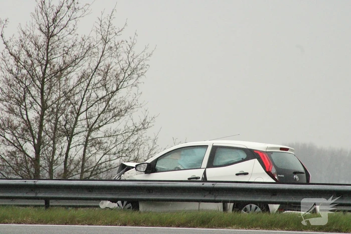Snelweg afgesloten na ongeval met meerdere voertuigen
