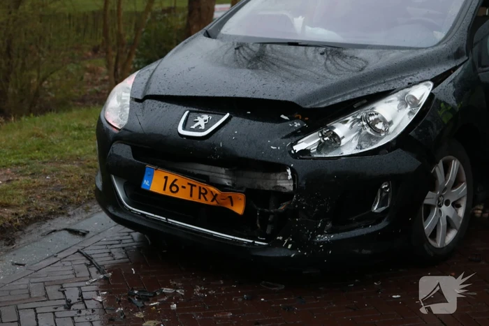 Frontale botsing op kruising