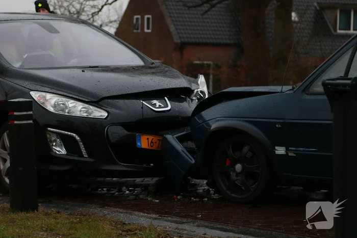 Frontale botsing op kruising