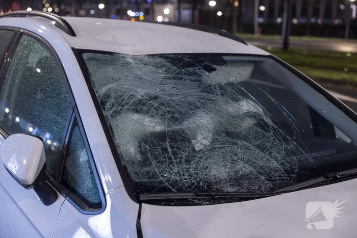 Maaltijdbezorger aangereden door automobilist