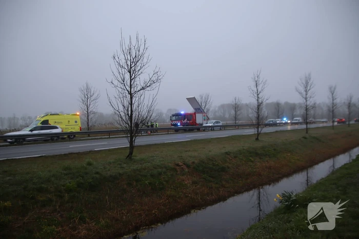 Bestuurder van auto belandt in sloot