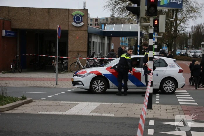 Persoon met verward gedrag van flatgebouw gehaald