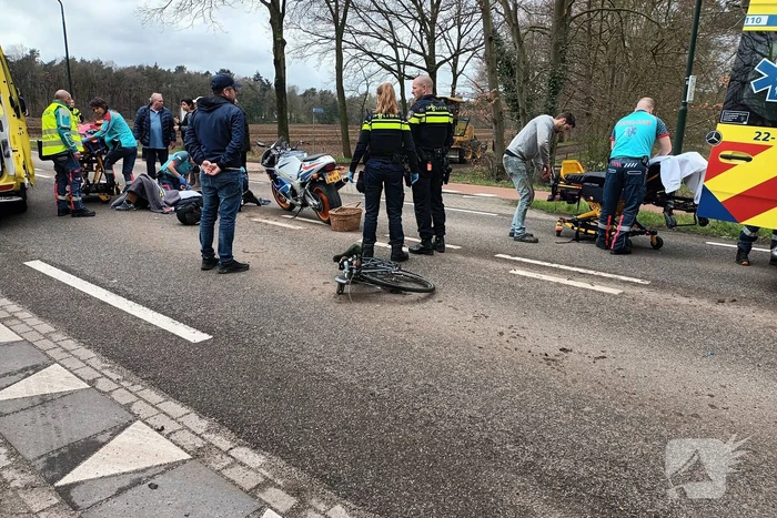 Fiets in stukken bij aanrijding met motor