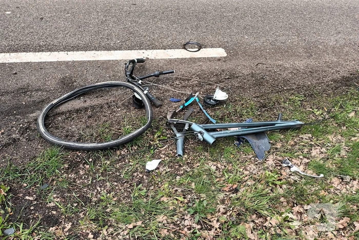 Fiets in stukken bij aanrijding met motor