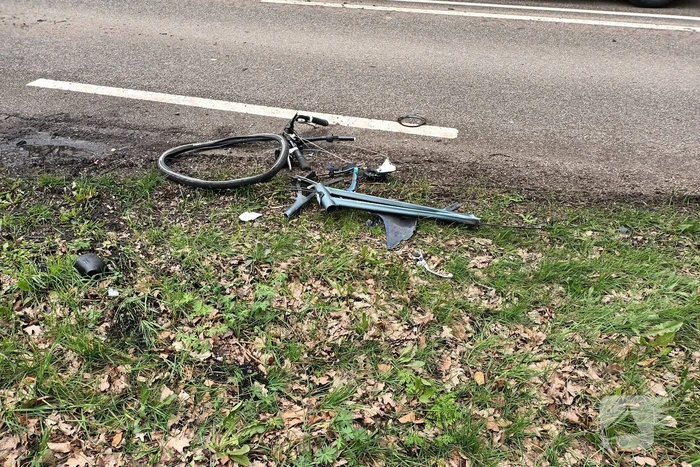 Fiets in stukken bij aanrijding met motor
