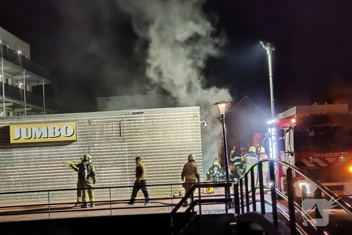 Grote brand bij Jumbo supermarkt