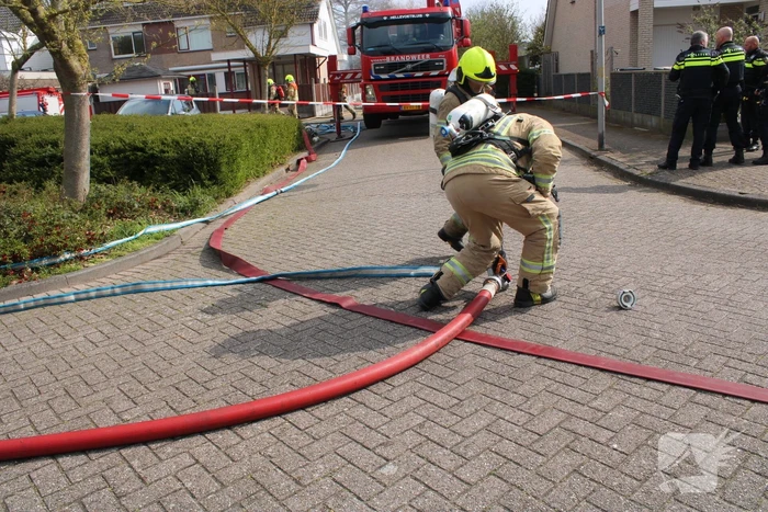Uitslaande dakbrand bij woning