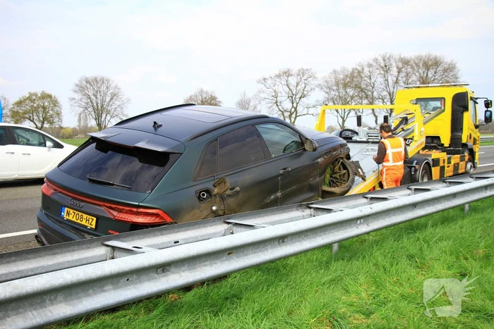 Audi RSQ8 zwaar beschadigd bij eenzijdig ongeval