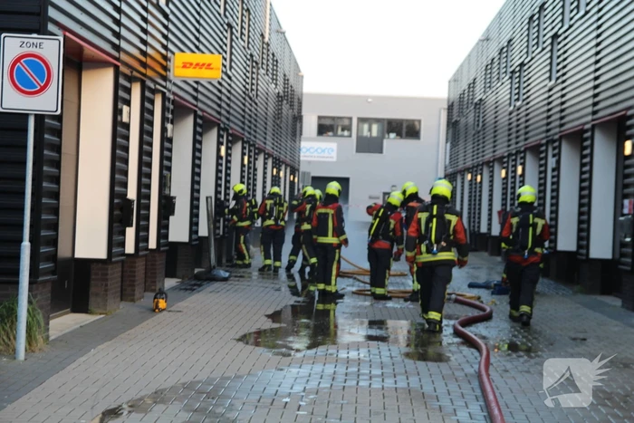 Hevige brand in bedrijfsverzamelgebouw