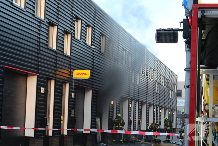 Hevige brand in bedrijfsverzamelgebouw