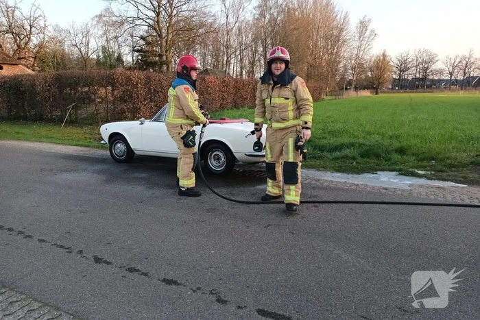 Rookontwikkeling door vastgelopen remmen bij old timer
