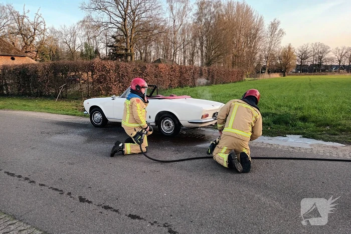 Rookontwikkeling door vastgelopen remmen bij old timer