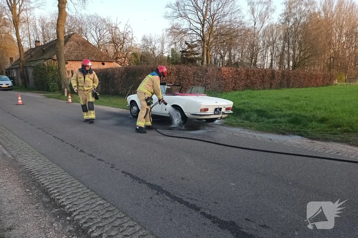 Rookontwikkeling door vastgelopen remmen bij old timer