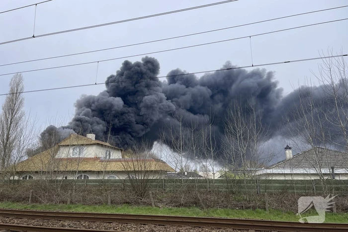Zeer grote brand verwoest bedrijfspand