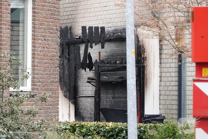 Woning beschadigd door brand in schuur