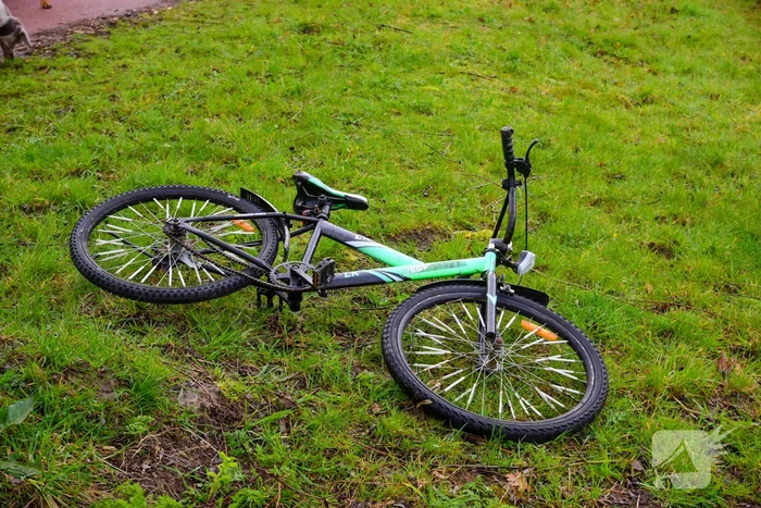Fiets aangetroffen langs waterkant